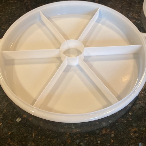 Vintage 1970s Tupperware Divided Party Tray, never used - Picture 3 of 5